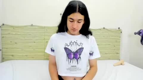 Marley independent model online show from February 5, 2026, 9:52 pm