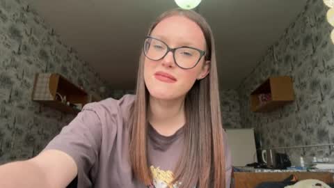 Chloe online show from April 27, 2026, 11:19 am