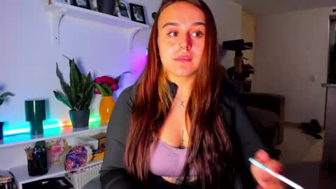 EVY online show from April 1, 2026, 11:24 pm