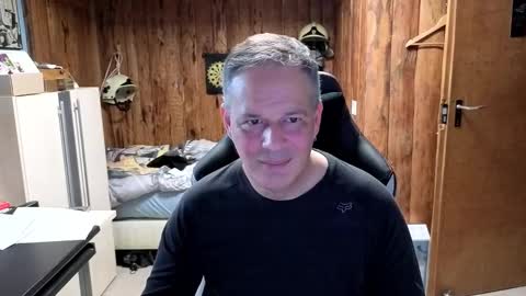 Snapshot of exibe1219 chatting on February 3, 2025, 1:40 pm exibe1219 online show from February 3, 2025, 1:40 pm