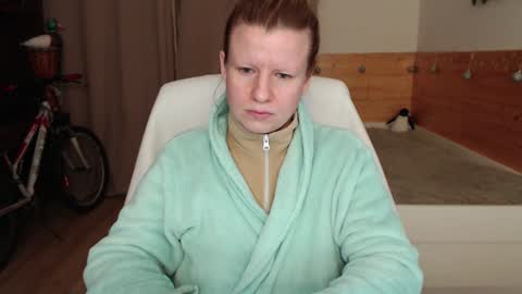 Crystal online show from December 5, 2024, 9:50 pm