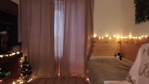 Crystal online show from January 27, 2025, 9:23 am