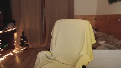 Crystal online show from February 24, 2025, 4:04 pm