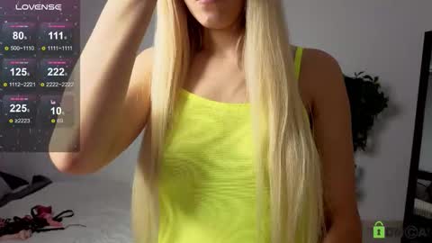 Snapshot of extra_natural chatting on October 29, 2025, 11:45 am M4ry online show from October 29, 2025, 11:45 am