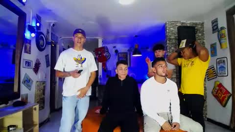 Snapshot of extrangers chatting on December 23, 2024, 12:08 pm extrangers online show from December 23, 2024, 12:08 pm