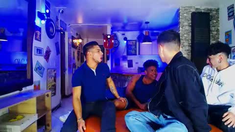 Snapshot of extrangers chatting on December 29, 2024, 12:12 pm extrangers online show from December 29, 2024, 12:12 pm