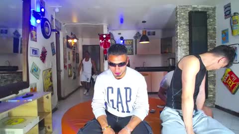 Snapshot of extrangers chatting on January 31, 2025, 12:07 pm extrangers online show from January 31, 2025, 12:07 pm