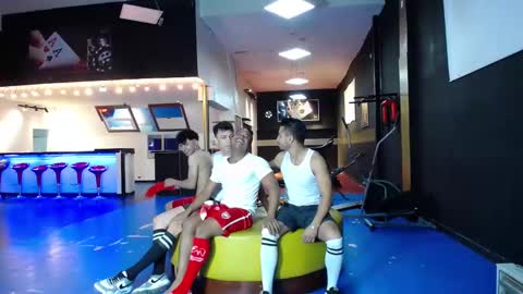 Snapshot of extrangers chatting on February 14, 2025, 12:03 pm extrangers online show from February 14, 2025, 12:03 pm