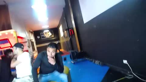 Snapshot of extrangers chatting on March 3, 2025, 12:05 pm extrangers online show from March 3, 2025, 12:05 pm