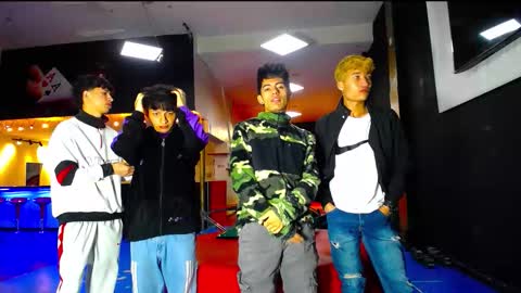 Snapshot of extrangers chatting on October 7, 2025, 12:13 pm extrangers online show from October 7, 2025, 12:13 pm