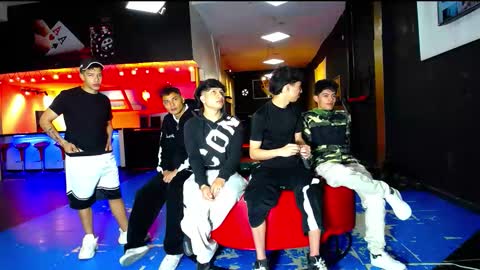 Snapshot of extrangers chatting on October 18, 2025, 12:17 pm extrangers online show from October 18, 2025, 12:17 pm