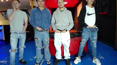 Snapshot of extrangers chatting on November 4, 2025, 1:10 pm extrangers online show from November 4, 2025, 1:10 pm