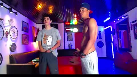 Snapshot of extrangers chatting on February 1, 2026, 1:20 pm extrangers online show from February 1, 2026, 1:20 pm