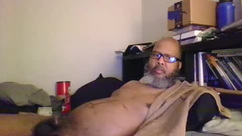 eyequee0007 online show from December 5, 2025, 3:04 am