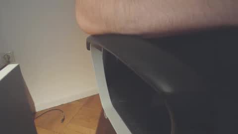 Snapshot of ezcoda chatting on October 23, 2025, 11:14 pm EZCODA online show from October 23, 2025, 11:14 pm