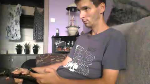 ezel004 online show from September 14, 2025, 1:32 pm