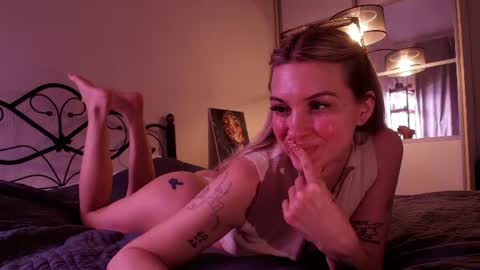 Snapshot of eziliz chatting on July 4, 2026, 6:36 pm call me Princess online show from July 4, 2026, 6:36 pm