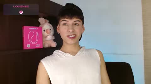 Snapshot of ezra_storm chatting on November 8, 2025, 5:51 am Juan online show from November 8, 2025, 5:51 am