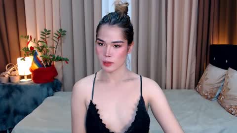 UR SWEET EZRA online show from December 26, 2024, 5:15 am