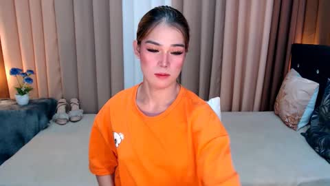 UR SWEET EZRA online show from January 7, 2025, 4:05 pm