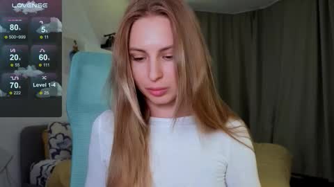 Snapshot of f1oraa chatting on November 9, 2025, 1:53 pm if you dont have fansly account yet use this link to registration online show from November 9, 2025, 1:53 pm