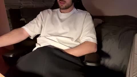 Snapshot of fabian_196 chatting on February 23, 2025, 7:17 pm Call me bitch online show from February 23, 2025, 7:17 pm