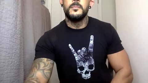 Snapshot of fabianelgalan chatting on February 2, 2025, 4:05 am Fabianelgalan online show from February 2, 2025, 4:05 am