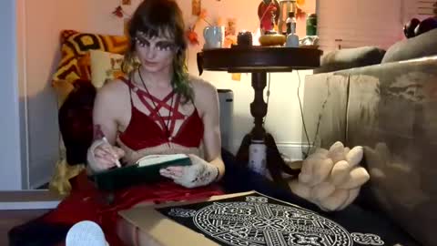 Snapshot of faequeenmommy chatting on December 7, 2024, 2:20 am Goddess Fae the Feral Fairy Witch online show from December 7, 2024, 2:20 am