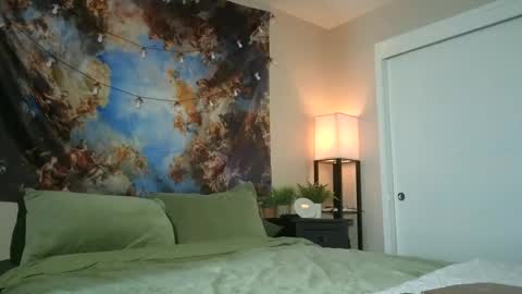 Snapshot of faerienugs chatting on February 1, 2025, 10:02 pm Faerie 3 online show from February 1, 2025, 10:02 pm