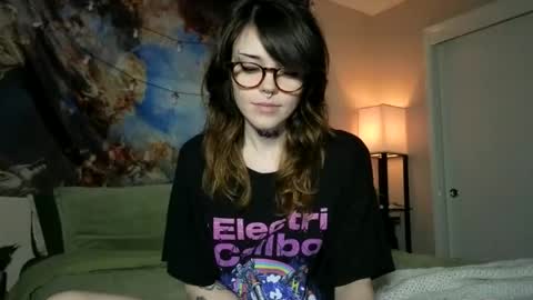 Snapshot of faerienugs chatting on February 14, 2025, 2:39 am Faerie 3 online show from February 14, 2025, 2:39 am