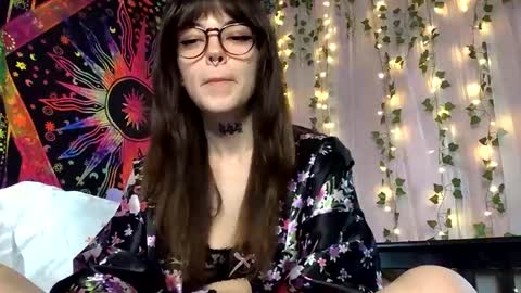 Snapshot of faerienugs chatting on October 7, 2025, 9:45 pm Faerie 3 online show from October 7, 2025, 9:45 pm