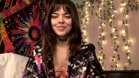 Snapshot of faerienugs chatting on October 10, 2025, 11:59 pm Faerie 3 online show from October 10, 2025, 11:59 pm