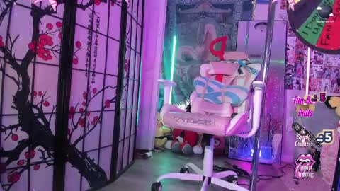 Fae and Cheta online show from June 3, 2026, 2:33 pm