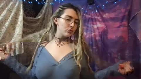 Snapshot of faexoxoxo chatting on January 2, 2025, 9:43 am Fae online show from January 2, 2025, 9:43 am