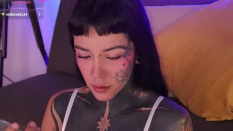 Snapshot of fairyflexxx chatting on February 14, 2026, 8:55 am Fairy online show from February 14, 2026, 8:55 am