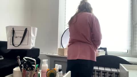 Ilona online show from February 18, 2025, 10:27 am