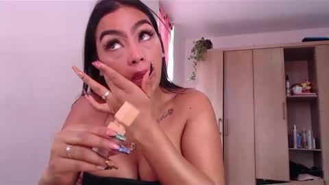 Snapshot of fairylatin chatting on January 19, 2025, 3:21 pm fairylatin online show from January 19, 2025, 3:21 pm