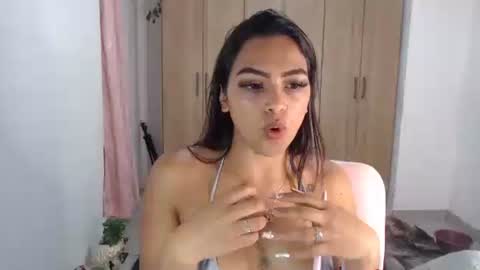 Snapshot of fairylatin chatting on February 7, 2025, 1:04 am fairylatin online show from February 7, 2025, 1:04 am