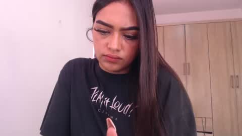 Snapshot of fairylatin chatting on February 7, 2025, 1:43 pm fairylatin online show from February 7, 2025, 1:43 pm