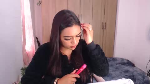 Snapshot of fairylatin chatting on February 9, 2025, 3:23 pm fairylatin online show from February 9, 2025, 3:23 pm