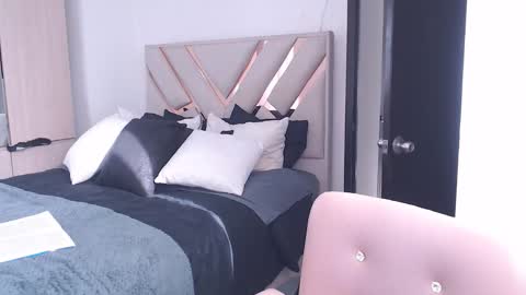 Snapshot of fairylatin chatting on October 16, 2025, 12:39 pm fairylatin online show from October 16, 2025, 12:39 pm