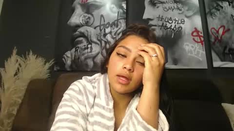 Snapshot of fairylatin chatting on October 26, 2025, 12:44 pm fairylatin online show from October 26, 2025, 12:44 pm