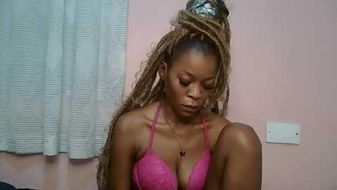 faizah_ online show from May 15, 2026, 11:23 pm