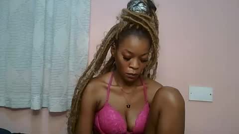 faizah_ online show from May 16, 2026, 1:02 am