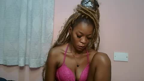 faizah_ online show from May 16, 2026, 1:13 am