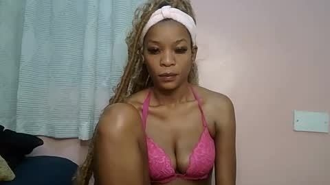 faizah_ online show from May 26, 2026, 9:27 am