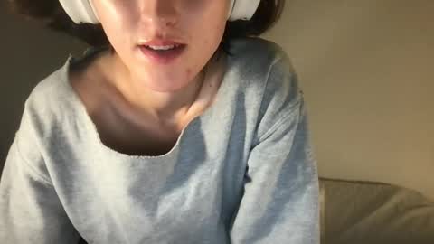 Snapshot of fakenshitsis chatting on November 19, 2025, 3:28 am Haydee online show from November 19, 2025, 3:28 am