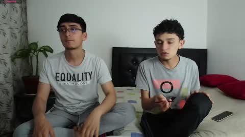 Snapshot of fallgays chatting on September 26, 2025, 11:42 pm FallGays online show from September 26, 2025, 11:42 pm