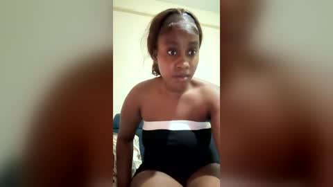 Snapshot of famous_bear chatting on July 16, 2026, 8:37 pm famous_bear online show from July 16, 2026, 8:37 pm