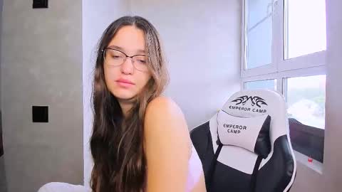 fancy bunny online show from September 16, 2025, 5:52 am